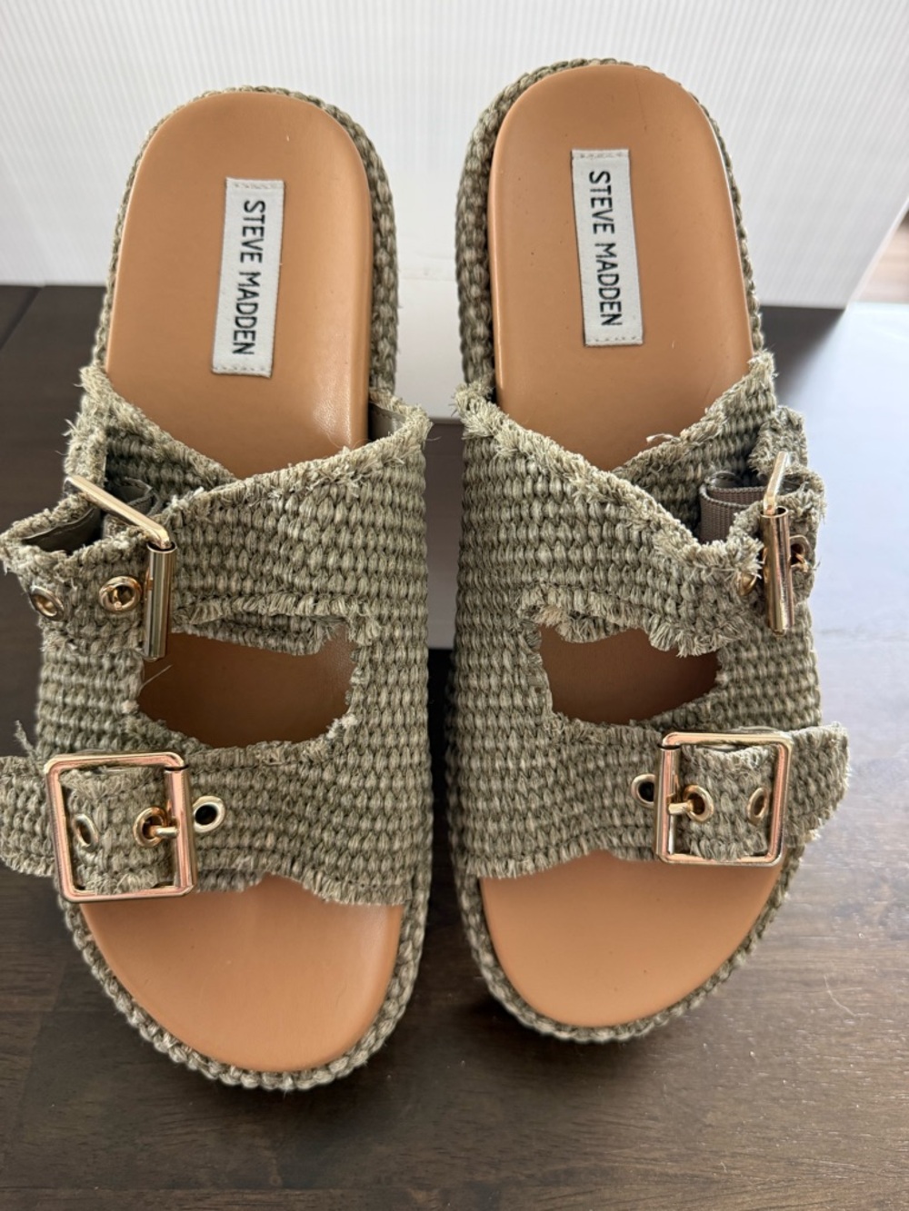 STEVE MADDEN tan wedge (Karrigan)